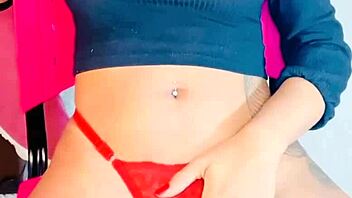 I lick mineira student's pussy until she cums