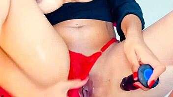 I lick mineira student's pussy until she cums