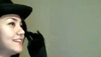 Cosplay Bitch On Webcam Gives Blowjob To Cumshot