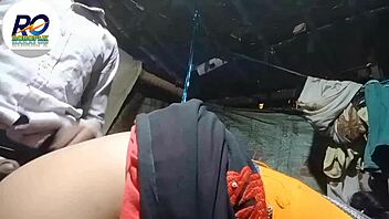 Desi boyfriend gives me the best handjob while I wear my saree and hear Hindi audio in roboplx