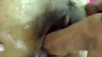 joven milf explores her oily body solo