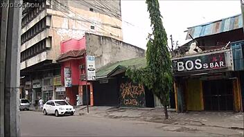Filipina tourist in redlight: Sanciangko street, Cebu, Philippines