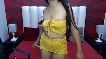 pretty latina teases with wet emotions on webcam