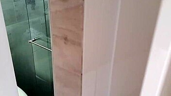 Stepsister Surprised In Bathroom Gives Amazing Blowjob