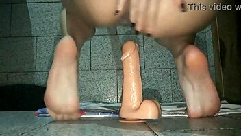 Asian girlfriend gets analized in homemade video