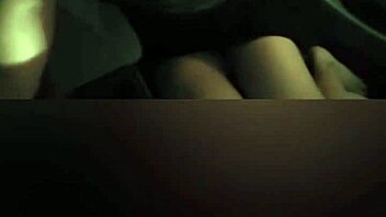 College co-eds enjoy a steamy ride in their car
