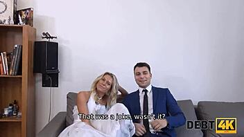 Blonde Braut von Kredithai zu heißem Sex neben Bräutigam gelockt