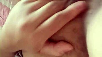 Múltiples orgasmos increíbles en sesión masturbación solo