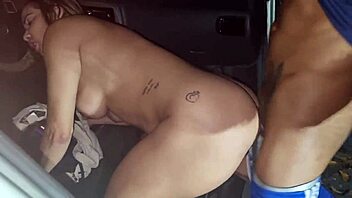 O massacre do cu elétrico no estacionamento do russo com João o safado!