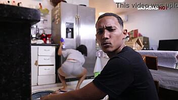 Hot Teen Novinha Riding Delivery Guy's Hard Cock