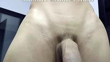 transex pauzuda sabrina fernandes peladona mostrando o pau