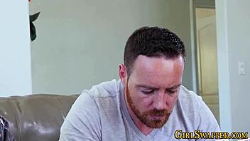 Facial cumshot for mature slut in HD video
