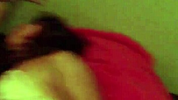 Teen hoe gets stretched in intense session