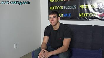 Solo muscled amateur stud jerks after his first casting