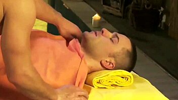 i give deep anal massage to muscular hunk