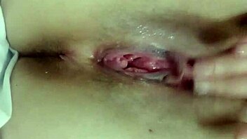 want to see close up pussy play?