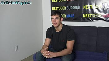 Solo muscled amateur stud jerks after his first casting