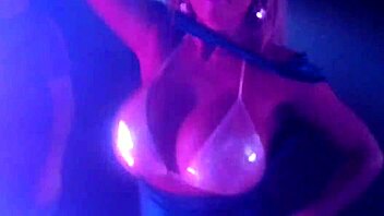 Fake tits and big boobs: Sabrina's bouncing and dancing in silicone
