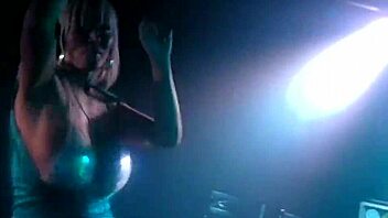 Fake tits and big boobs: Sabrina's bouncing and dancing in silicone