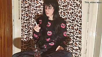 Domina smoking and teasing in high definition