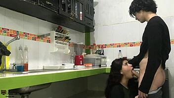 看我给你口交，别太快射