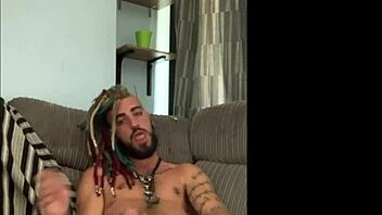 dude with dreads jerking his cock solo, so hot 🔥