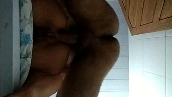 Arrombando o Cuzinho da Minha Noiva Enchi Ele de Porra