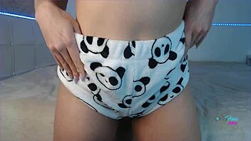 Lady Bel Commands Jerk Off!