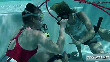 Underwater blowjob turns into mutual pleasure