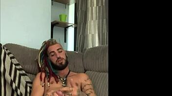 dude with dreads jerking his cock solo, so hot 🔥