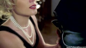 Seductive blowjob with handjob leads to deep swallow 😍