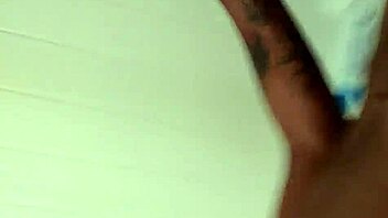 Eu e Sra T em sexo pegando fogo no chuveiro 😍