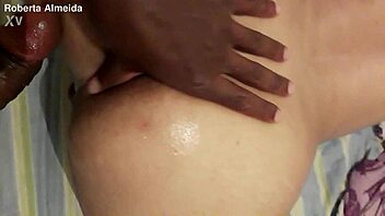 no pelo com o novinho pauzudo