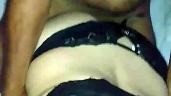 White girl with big ass endures well-endowed guy! 😏