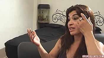 Victoria Luna's interview turns into hot oral sex