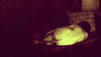 Pornostalgia gir rå vintage suging med intense hårete retro vibber