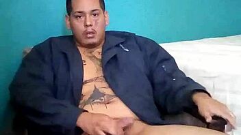 Watching porn in the room during crimes in Los Angeles.