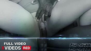 वाह! फॉक्सचब्बी वाइल्ड गैंगबैंग एक्शन में तीन ह्यूज गाइज को लेती है!