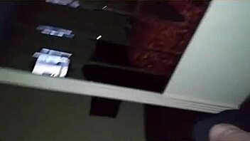 Sløv slurping Redbone BBW varmer feit fisse med håndjob