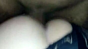 White girl with big ass endures well-endowed guy! 😏