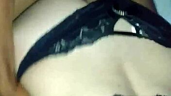 White girl with big ass endures well-endowed guy! 😏