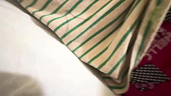 Cosa faresti se beccassi questa donna procace in camera tua?