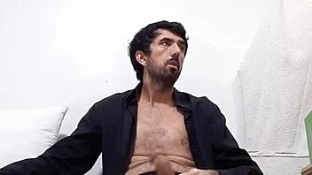 PAU GRANDE DE 25 CM EMPINADO JORRANDO LEITE!