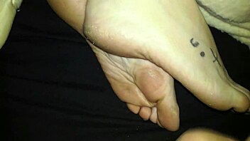 Watch cumshot on feet