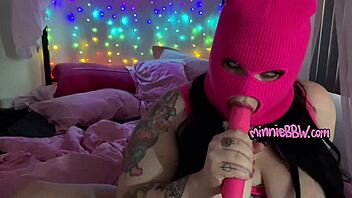 aussie bbw minniebbw does a toy throat fuck and gag session.