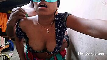 Bangladeshi couple enjoys outdoor sex in the morning