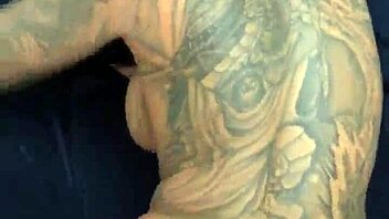 karma rx shows shaved pussy 😍