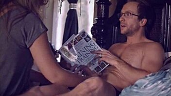 a college teen explores campus life with friends.