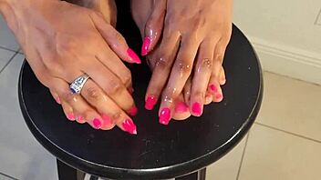 Ebony goddess's oiled foot fetish play