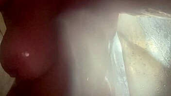 Mistress Danie Showers With Toy